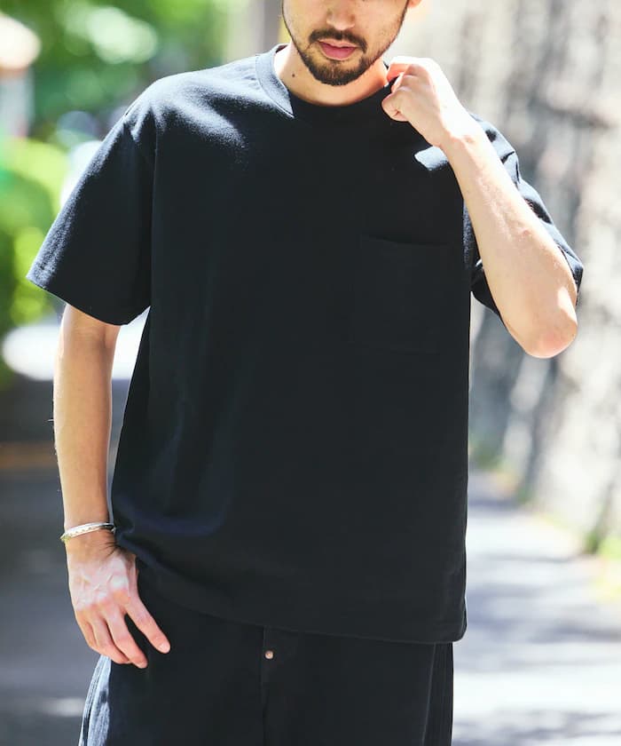 ブラック