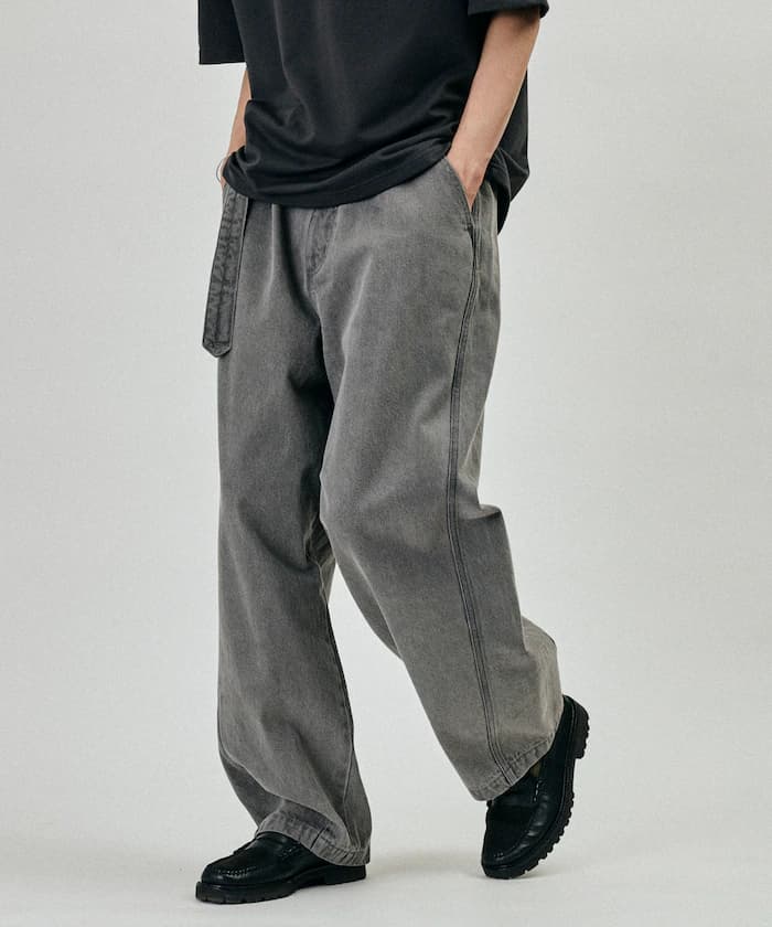 BELTED WIDE DENIM
