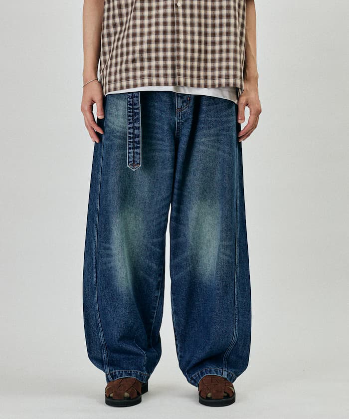 BELTED WIDE DENIM