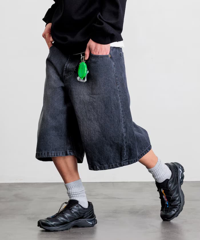 寬版單次水洗曲線丹寧短版短褲