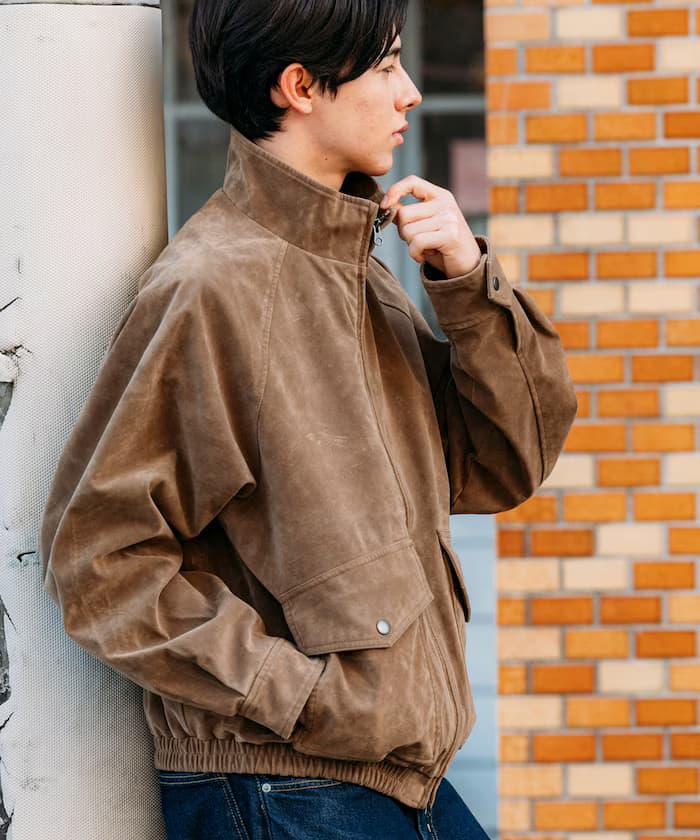 洗舊加工紅棕合成皮革高領拉鏈短版夾克