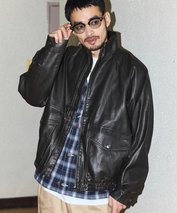 洗舊加工紅棕合成皮革高領拉鏈短版夾克