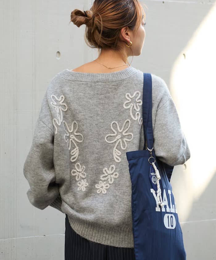 配色花卉繡線針織套頭衫