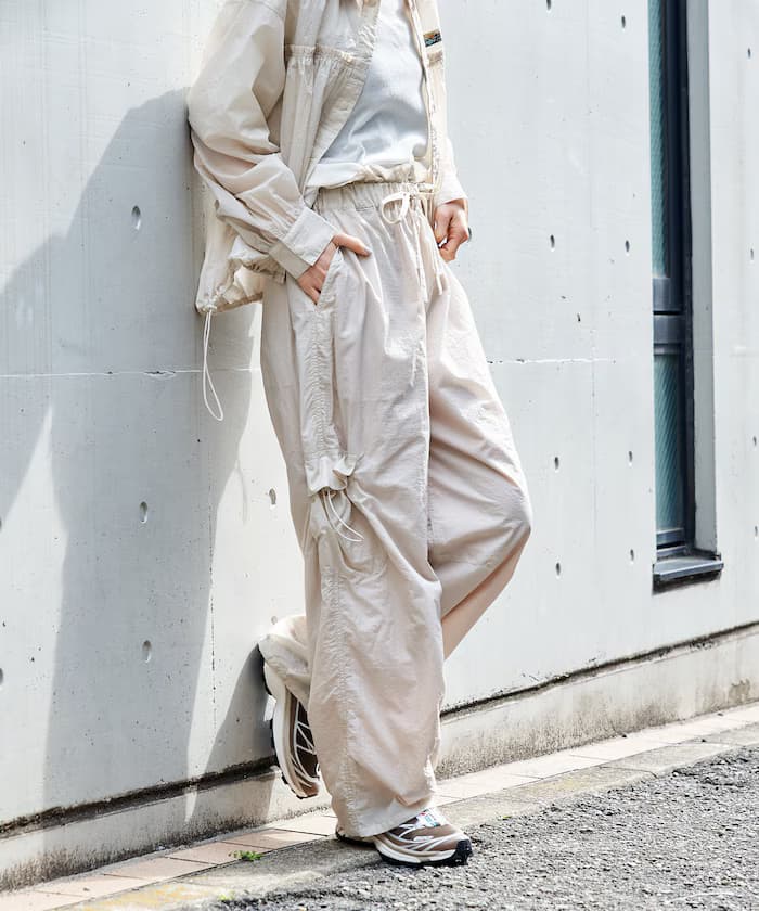 Super Light Nylon 腰部皺褶鬆緩褲子＜套裝組合對應＞