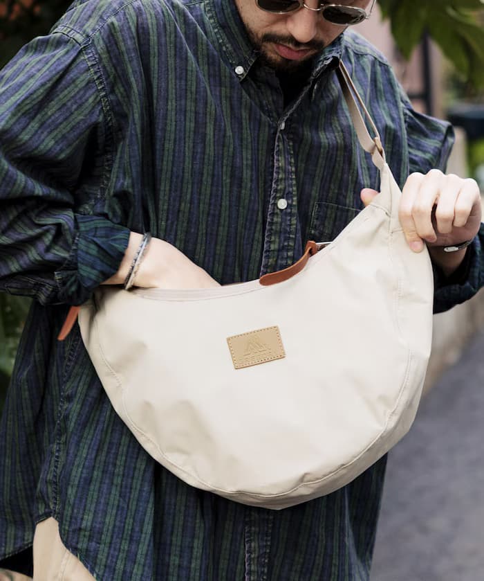 別注 LAUGHING SHOULDER BAG L LEATHER PATCH