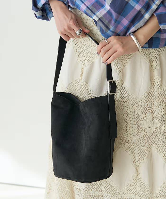 水桶型仿麂皮包包