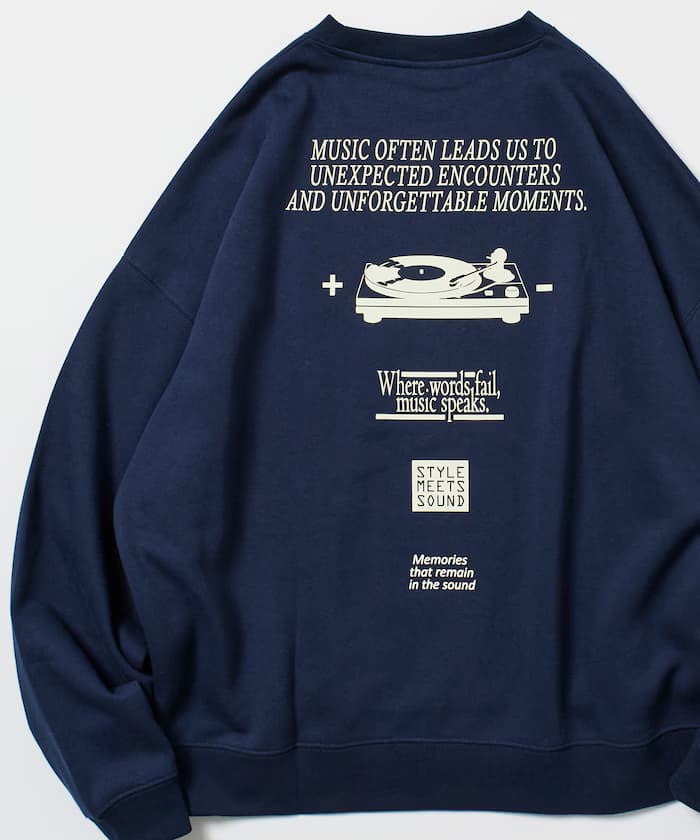 寬版後背印花圓領衛衣 / STYLE MEETS SOUND 【限定展開】