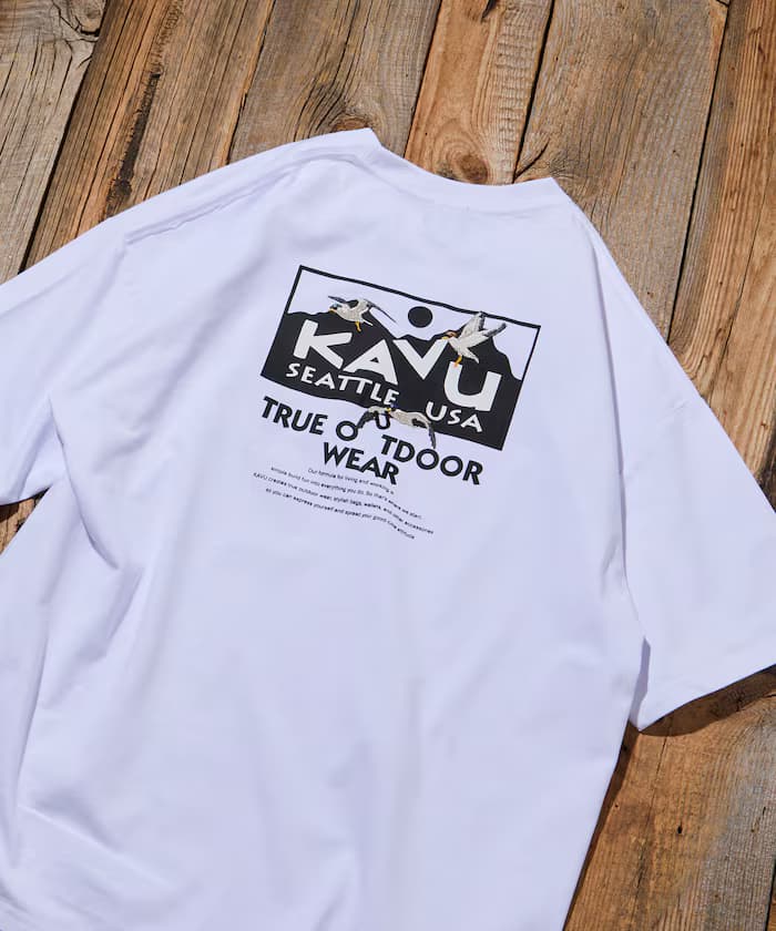 KAVU×FREAK'S STORE 別注寬版LOGO後背印花T恤 【限定展開】