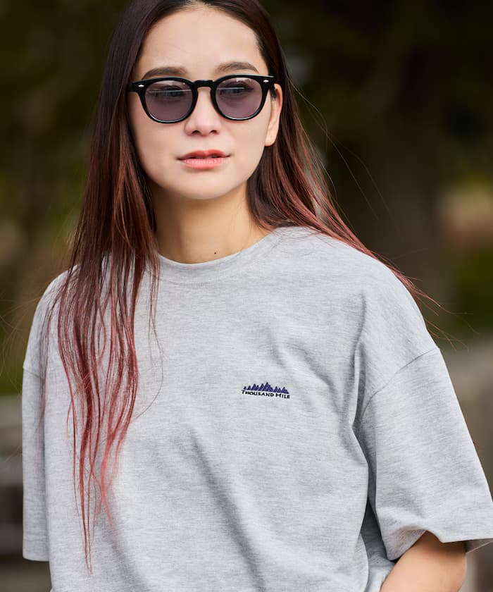 THOUSAND MILE×FREAK'S STORE 聯名限定 小標誌刺繡 圓領 抗菌防臭 吸濕排汗 寬版T恤【限定款】