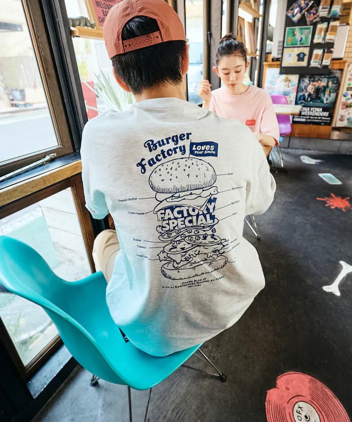 Burger Factory×FREAK'S STORE 寬版後背印花圓領T恤 【限定展開】