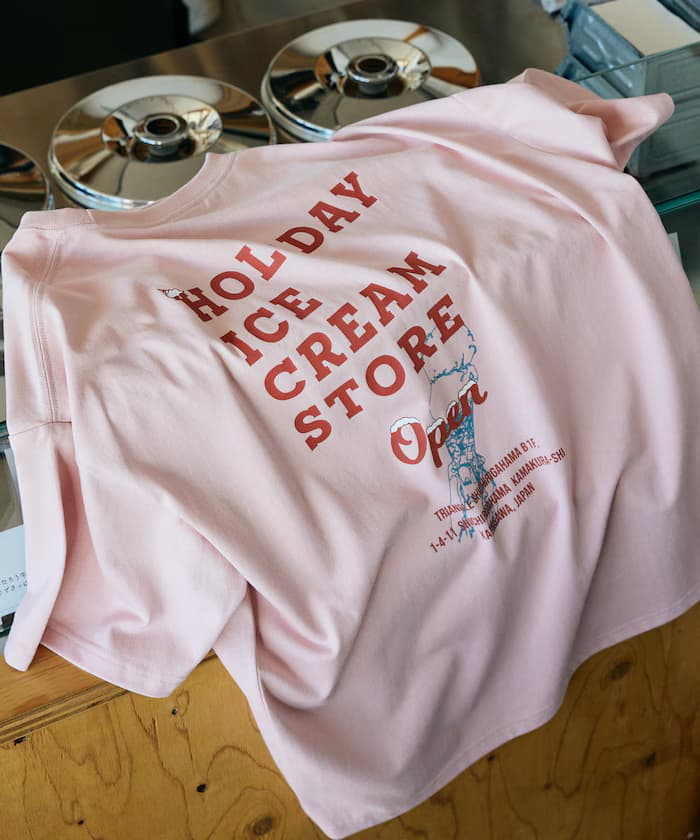 HOLIDAY ICECREAM×FREAK'S STORE 別注寬版背印花圓領T恤 【限定展開】