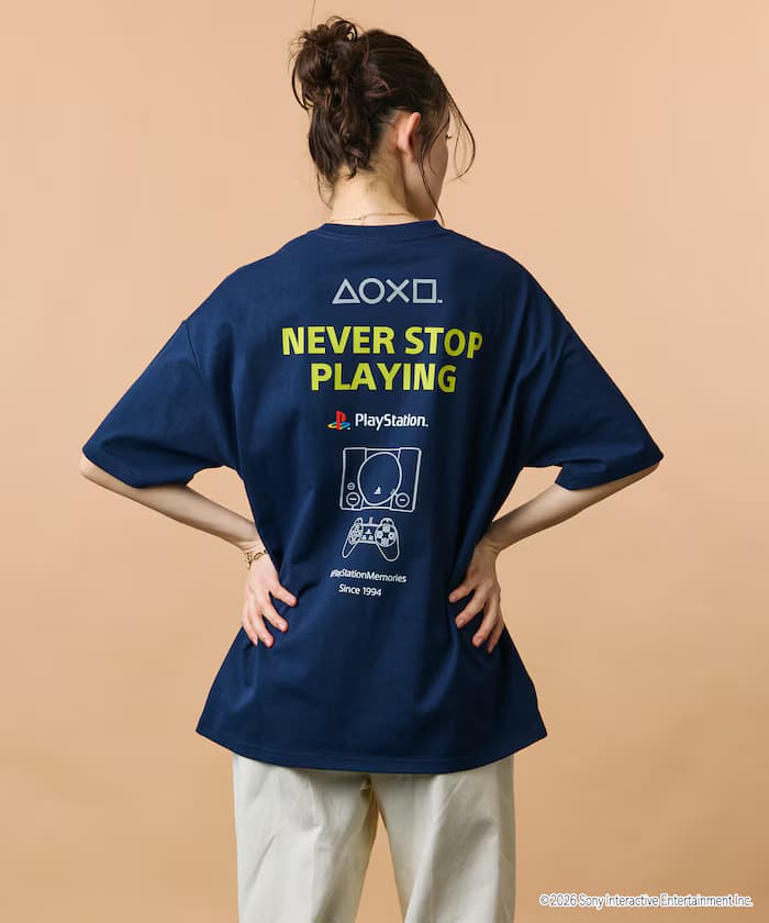 寬版標誌後背印花圓領T恤/PlayStation NEVER STOP【限定展開】
