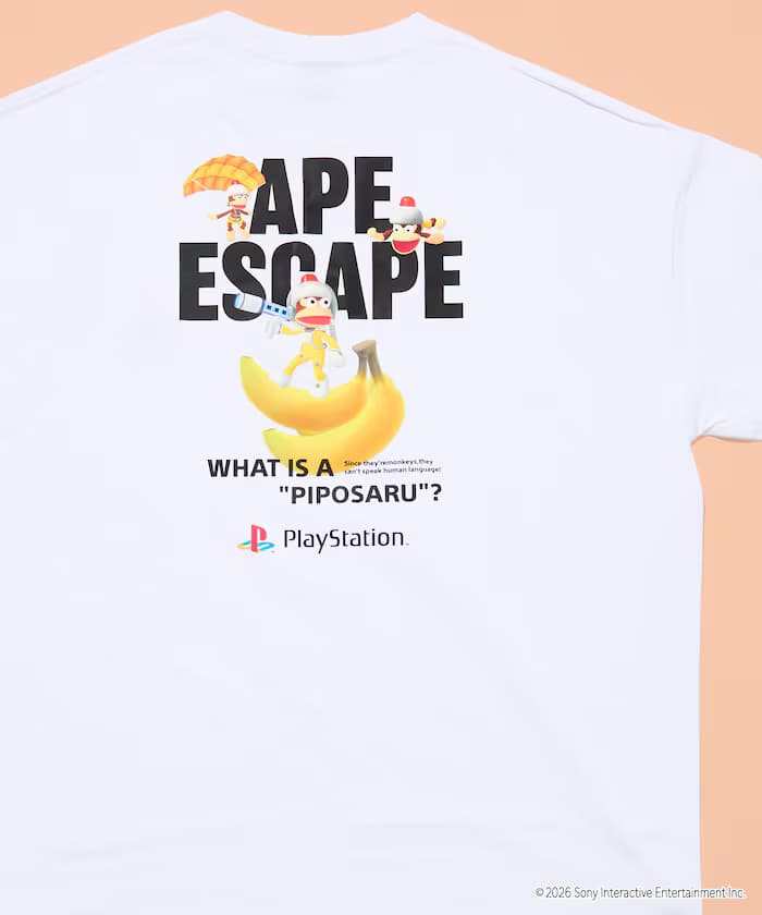寬版背部印花T恤/PlayStation 薩爾蓋奇/APE ESCAPE【限定展開】