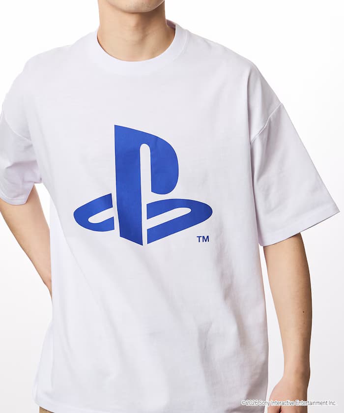 寬版 PlayStation LOGO 背部印花圓領T恤 【限定展開】