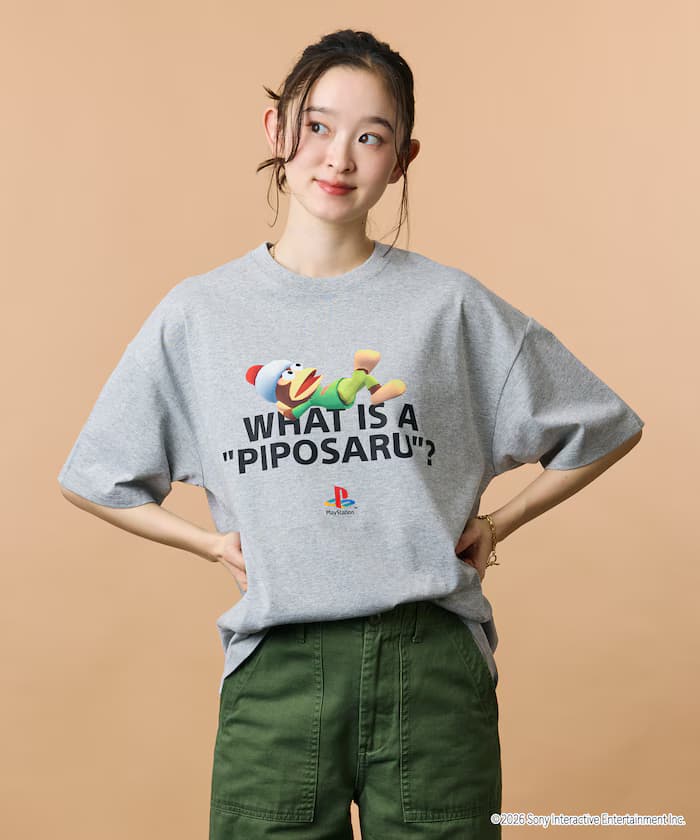 寬版圓領印花T恤/PlayStation サルゲッチュ/WHAT IS A PIPOSARU 【限定展開】