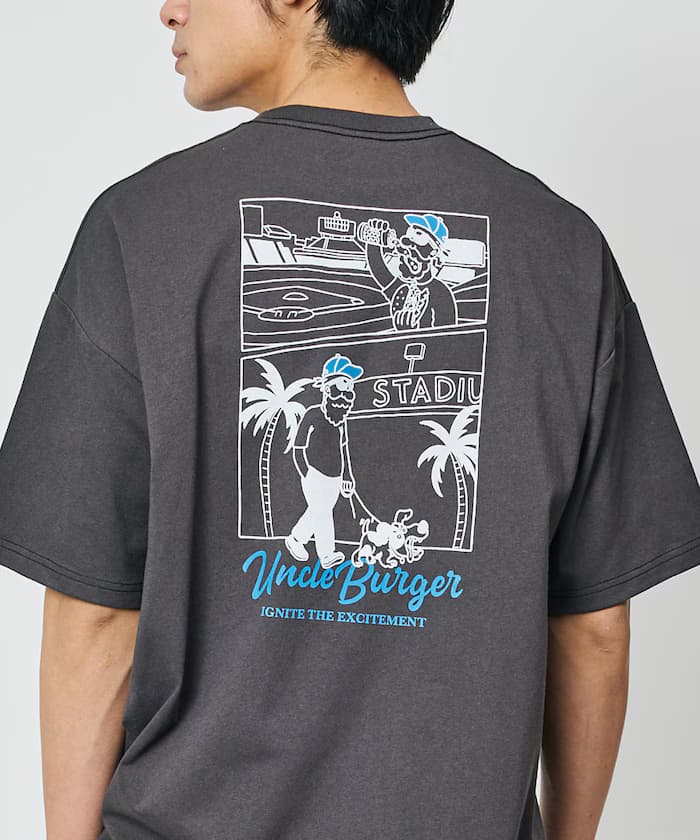 Uncle Holiday 限定款 寬版 背面印花 圓領 T恤