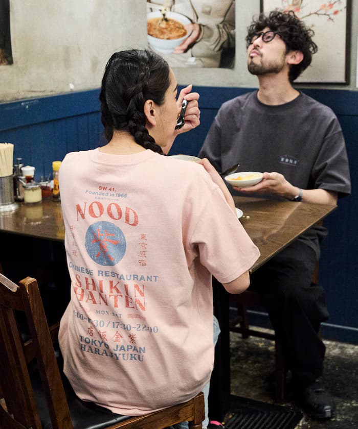 FREAK'S STORE 紫金飯店聯名限定 背面印花 圓領T恤