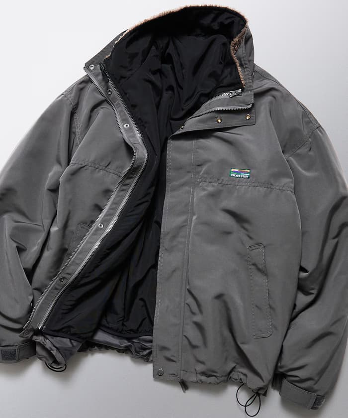 チャコールグレー