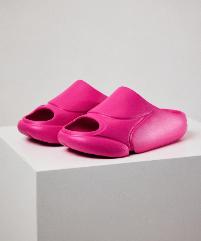 限定展開 STAR SLIPPERS