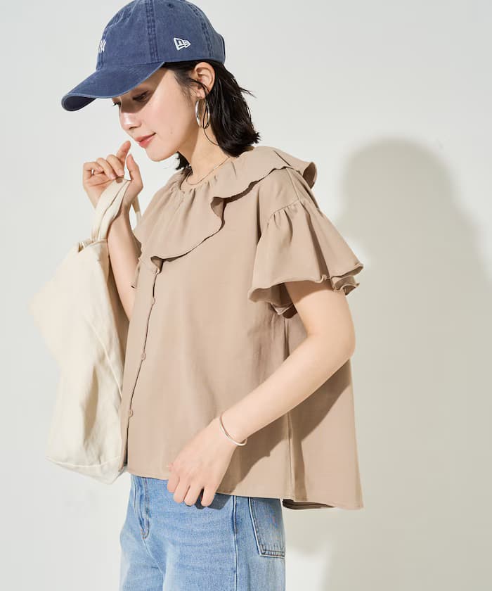 ベージュ