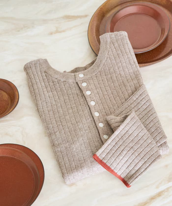 吸濕發熱肋條針織衫鈕扣亨利領套頭衫【限定展開】