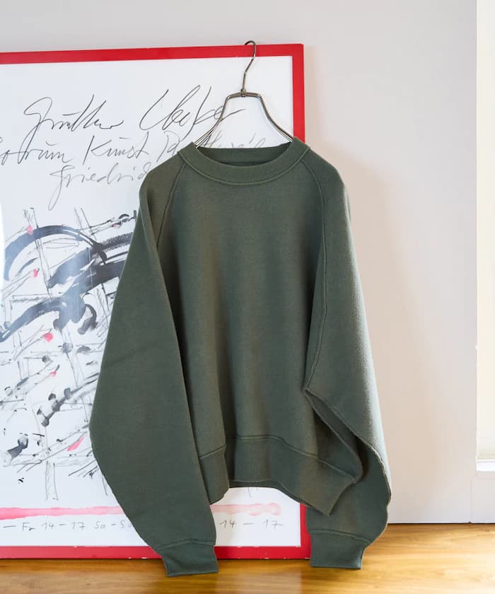 衛衣風拉格蘭短版針織套頭衫【限定展開】