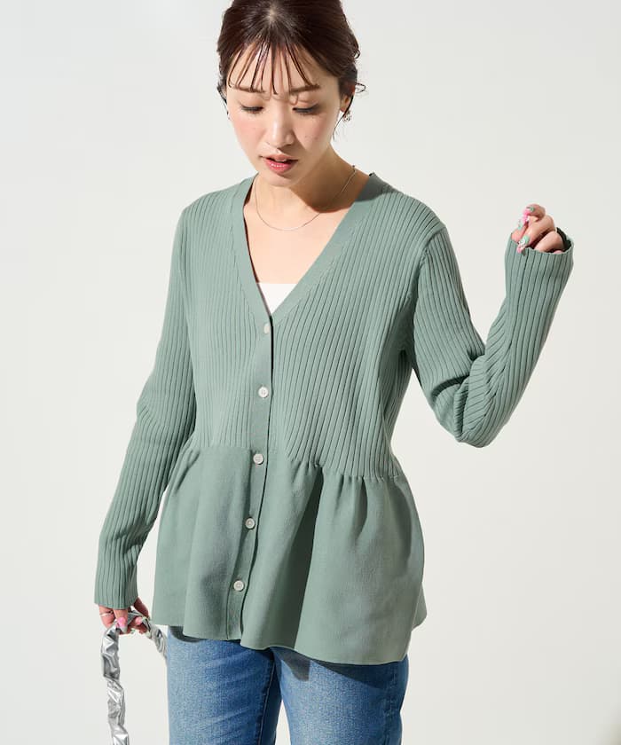 荷葉邊V領鈕扣針織開衫【限定展開】