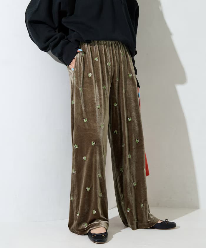 天鵝絨小花刺繡鬆緊褲子【限定展開】