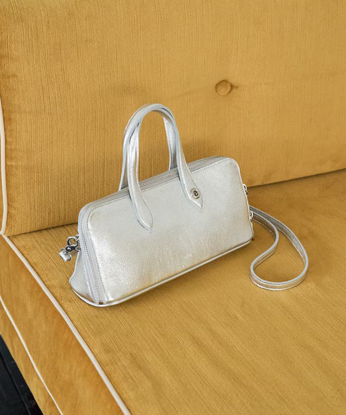 本革寬版拉鍊側背包【限定展開】