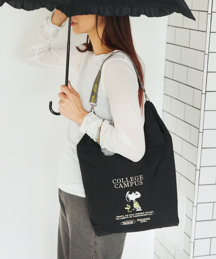 ストラップ付き側背包