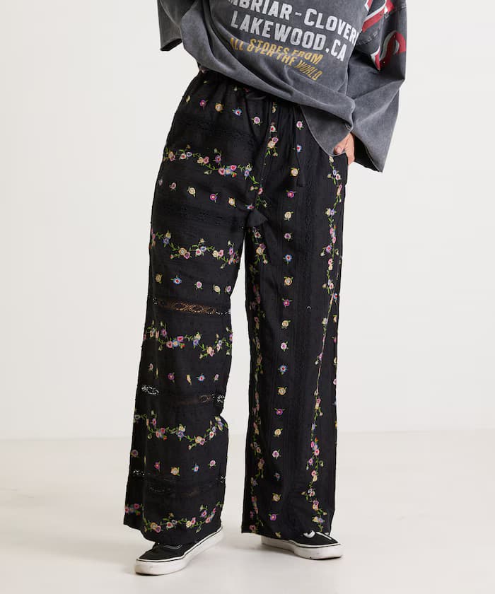 ドビー花刺繍×蕾絲褲子