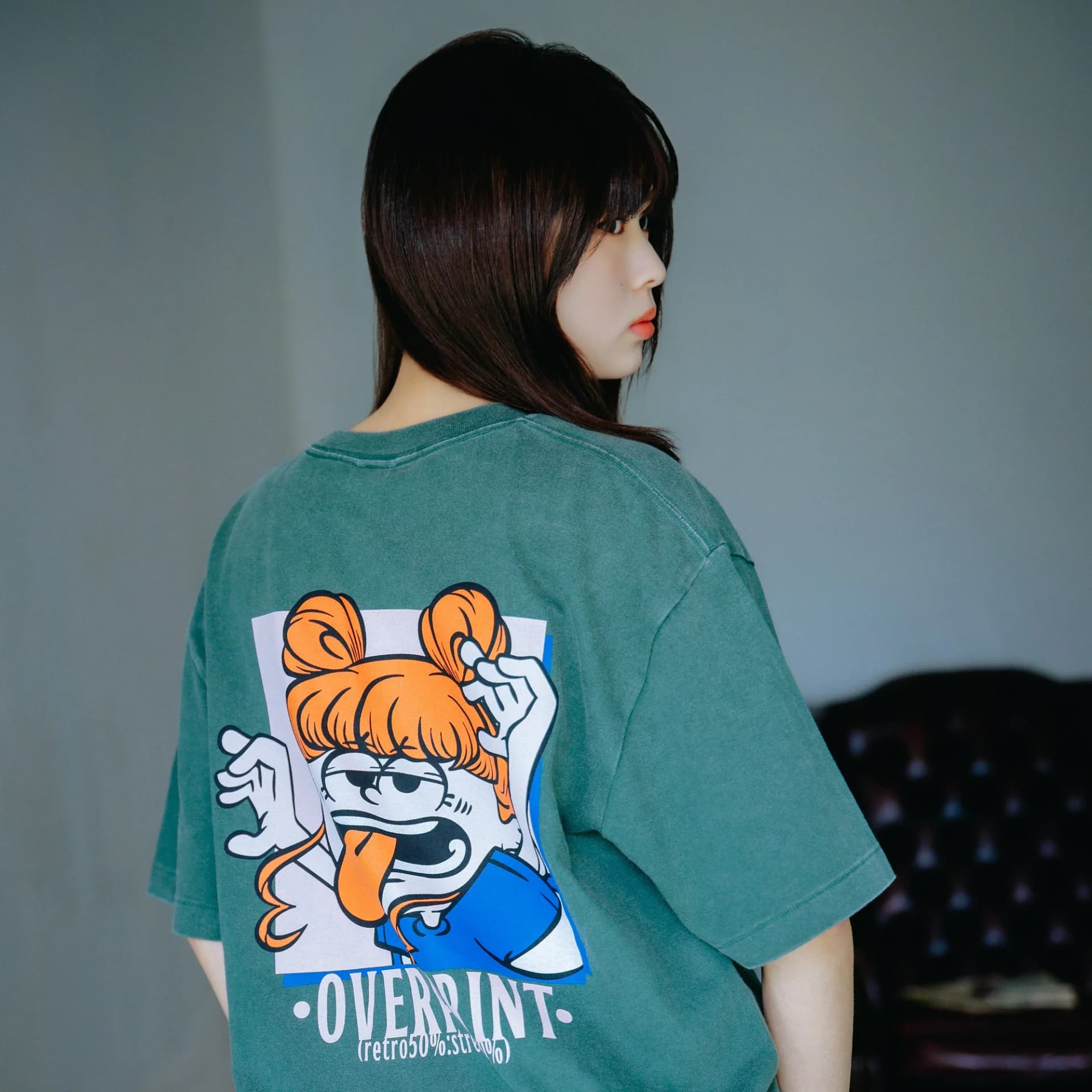 Peek a boo Tee