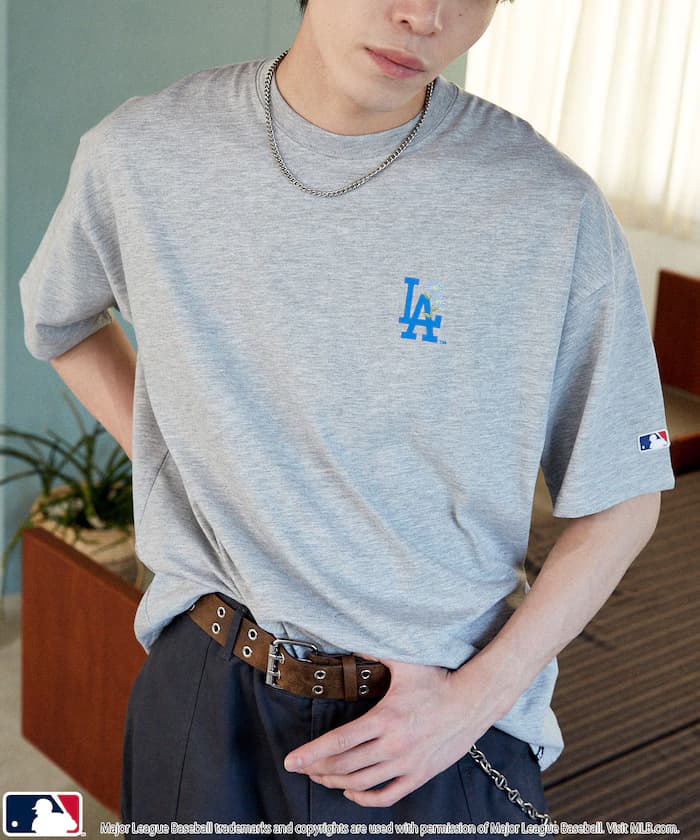 【機能素材】MLB 聯名限定 小標誌花卉刺繡 T恤【限定款】