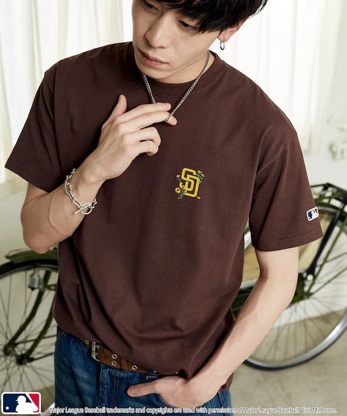 【機能素材】MLB 聯名限定 小標誌花卉刺繡 T恤【限定款】