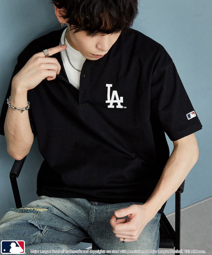 【機能素材】MLB 聯名限定 Logo 印花 亨利領 寬鬆版型 T恤【限定款】