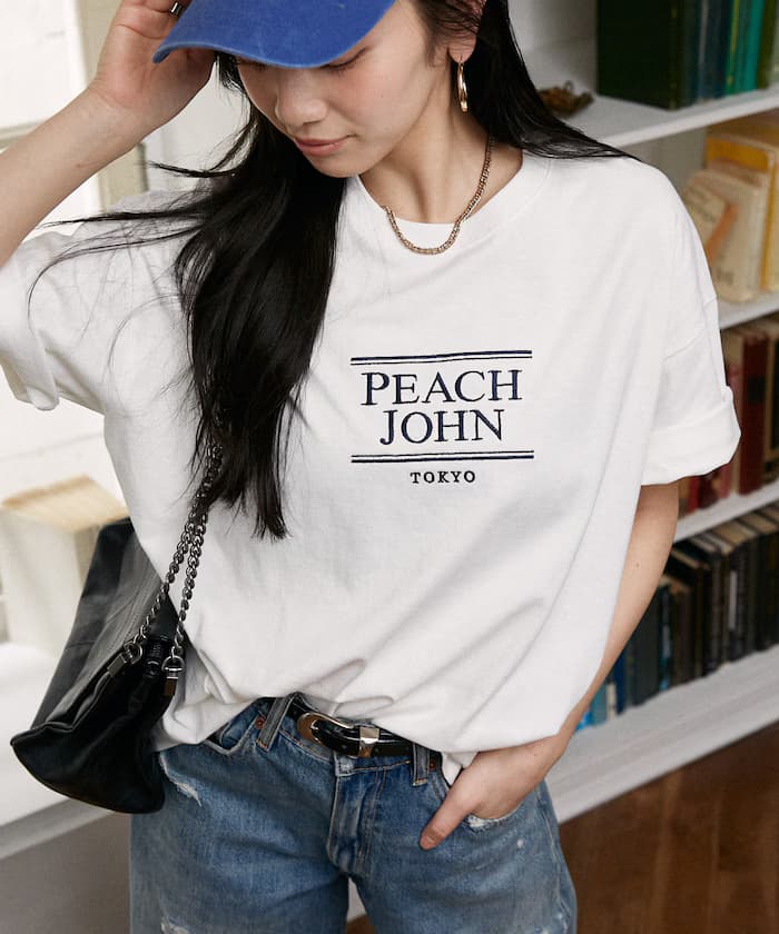 【4月10日10時發售】PEACH JOHN 聯名限定 正面LOGO刺繡 短袖T恤