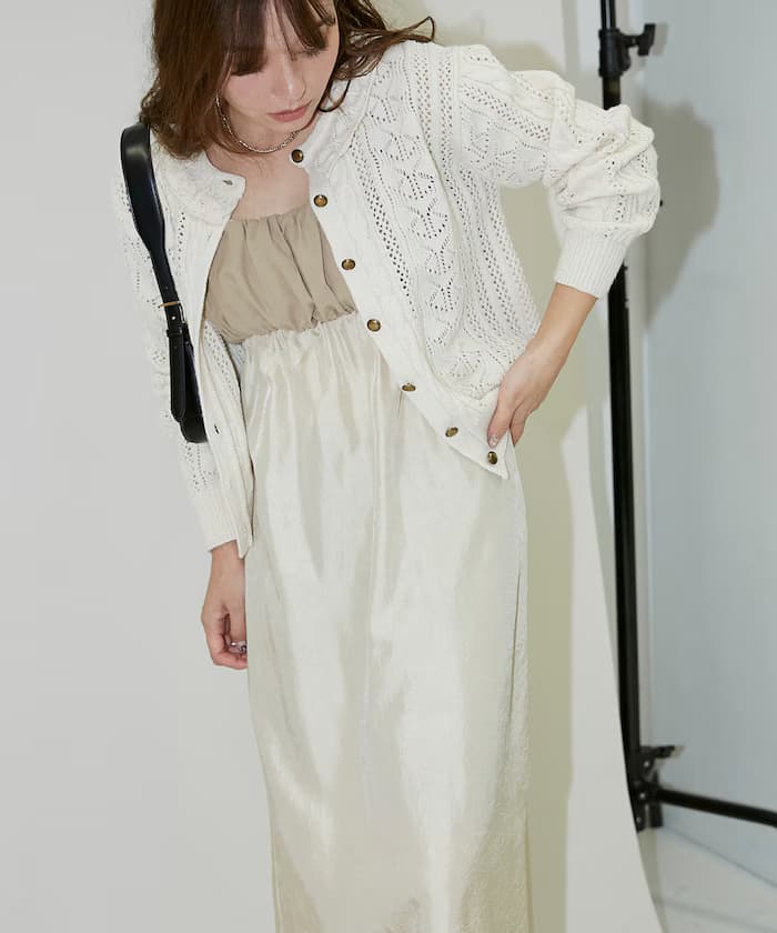 異素材綢緞褶皺連身裙 限定展開