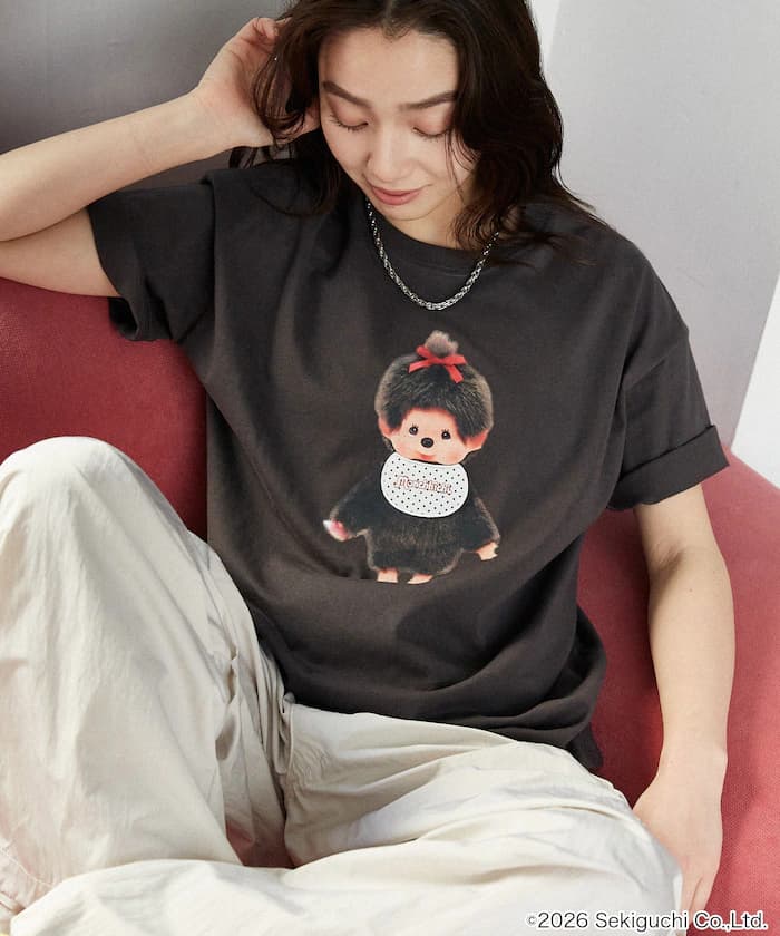 チャコールグレー