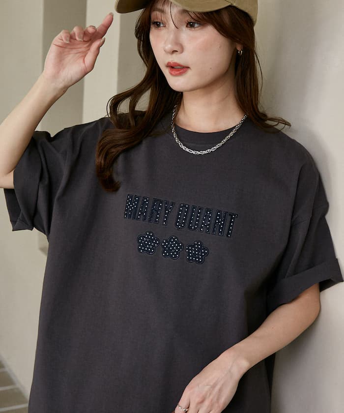 チャコールグレー