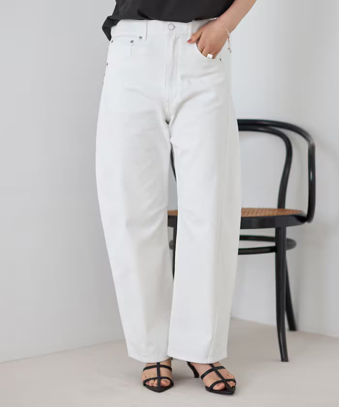 【3月11日12:00發售】愛心鉚釘曲線丹寧 / 寬版廓形