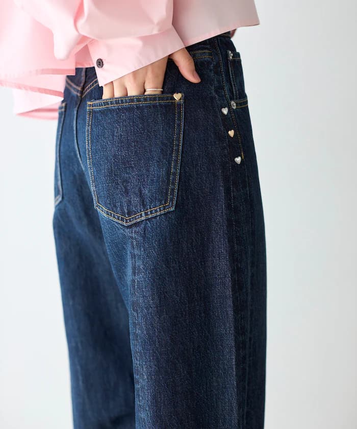 【3月11日12:00發售】愛心鉚釘曲線丹寧 / 寬版廓形