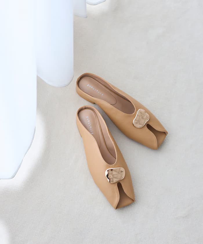 金屬飾板露趾穆勒鞋