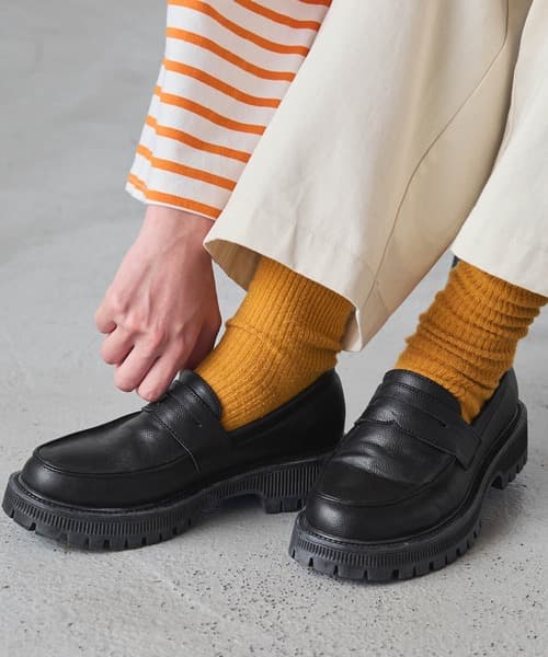 ブラック