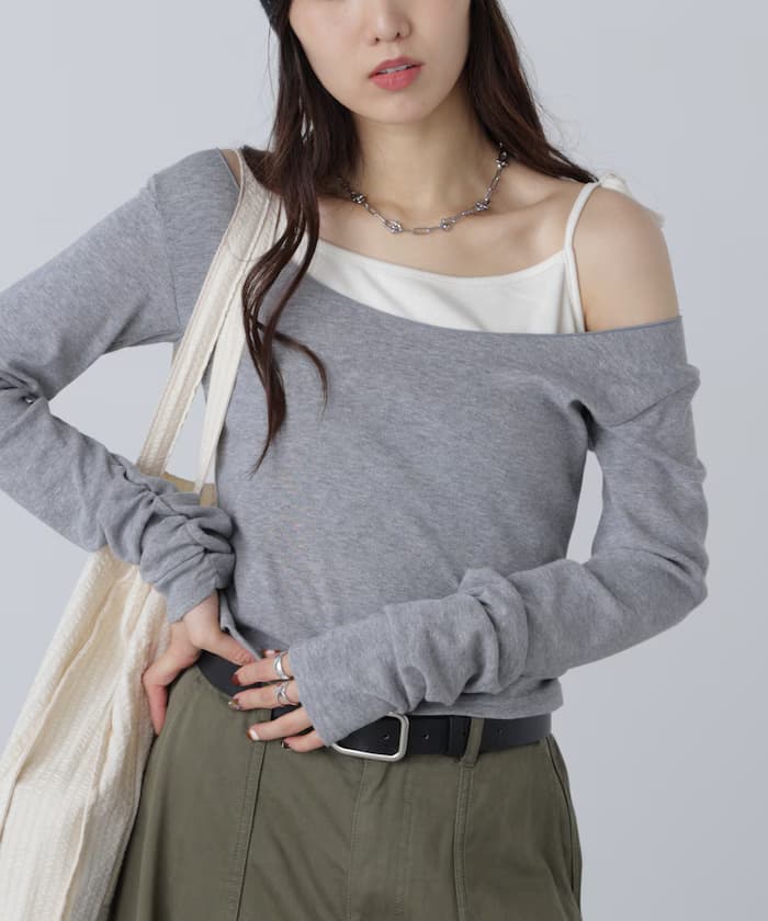 單肩吊帶風分層剪裁上衣