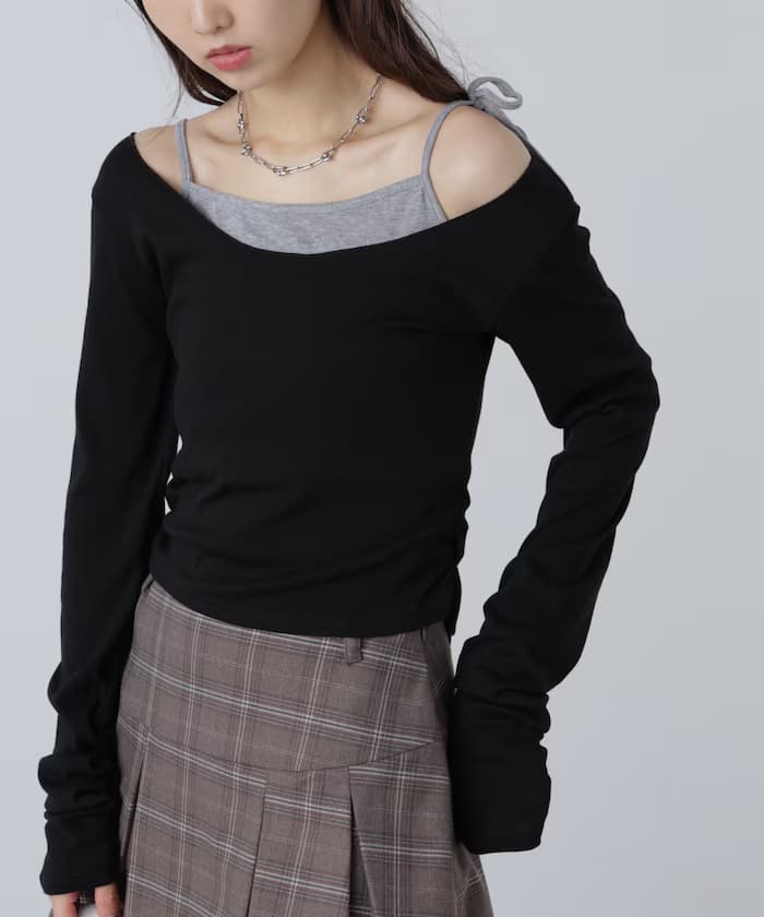 單肩吊帶風分層剪裁上衣