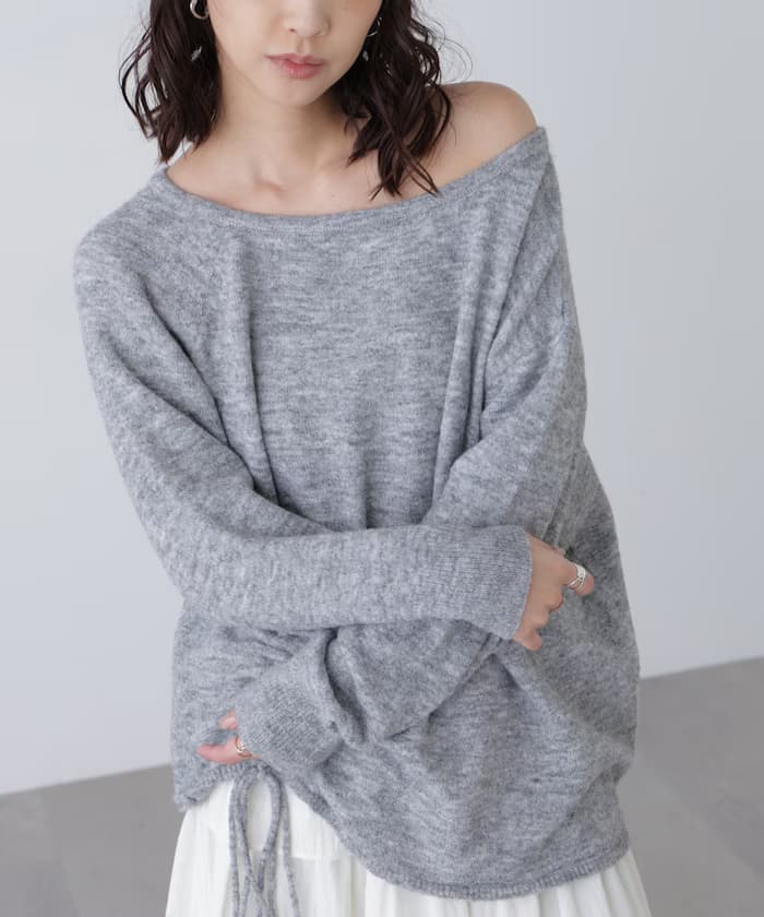 一肩寬鬆針織衫