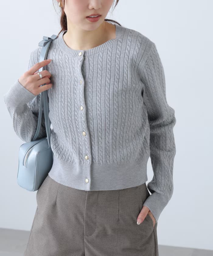 金鈕扣迷你ケーブル針織開衫