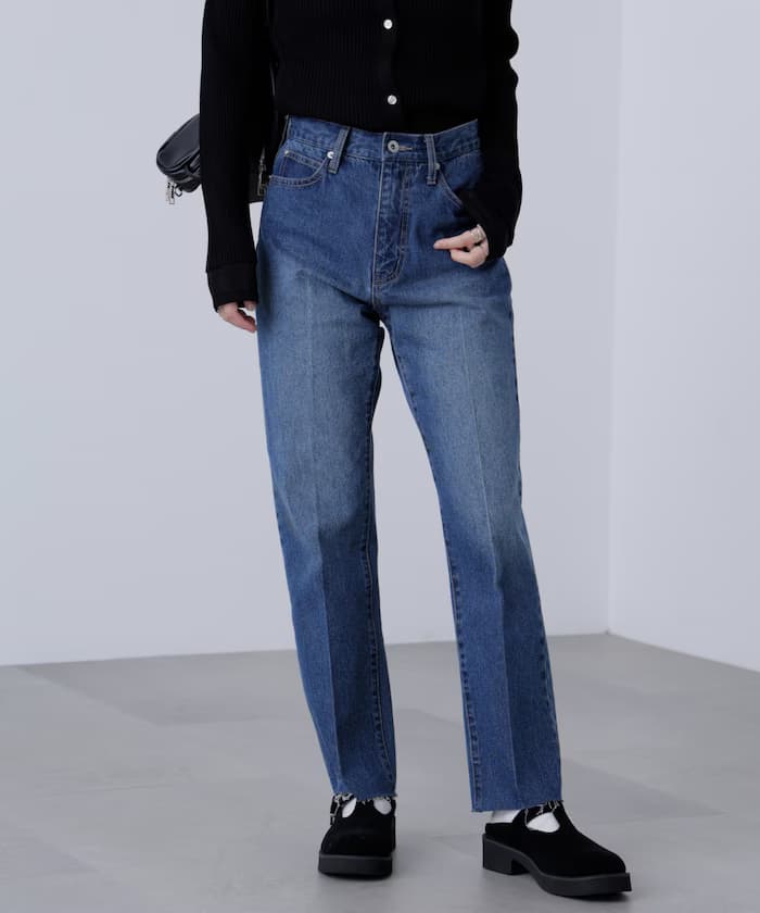 中心摺痕修身直筒丹寧褲