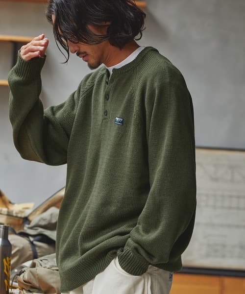 THE CRAFT CREW PRODUCTS 多功能 可水洗 寬版 落肩亨利領針織上衣
