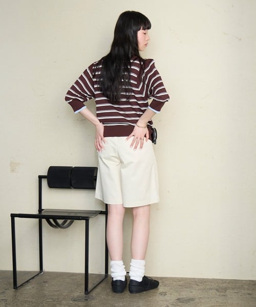 104370870b_b_49_500.jpg